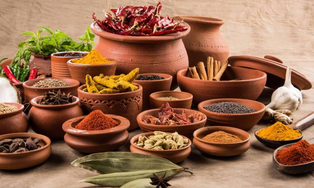 Especiarias Indianas: Sabor, Aroma e Benefícios para a Saúde